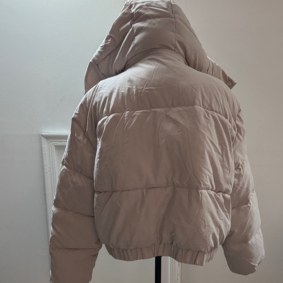 Abercrombie & Fitch Women's Beige Puffer Jacket - Picture 4 of 15